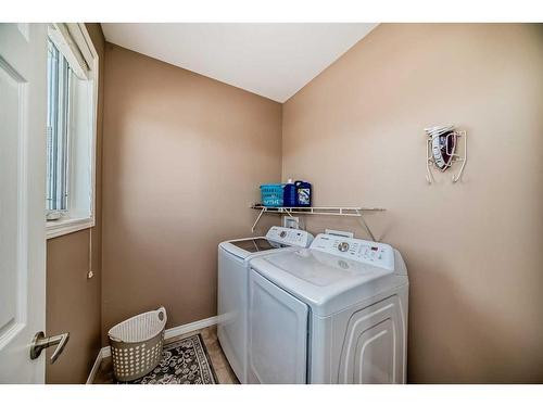 158 Windridge Road Sw, Airdrie, AB - Indoor Photo Showing Laundry Room