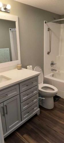 331-100 2 Avenue South, Lethbridge, AB - Indoor Photo Showing Bathroom