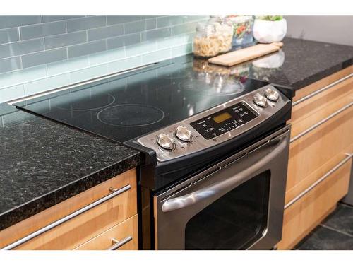 1801-215 13 Avenue Sw, Calgary, AB - Indoor Photo Showing Kitchen