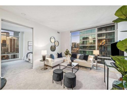 1801-215 13 Avenue Sw, Calgary, AB - Indoor Photo Showing Living Room