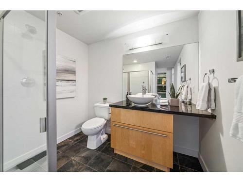 1801-215 13 Avenue Sw, Calgary, AB - Indoor Photo Showing Bathroom