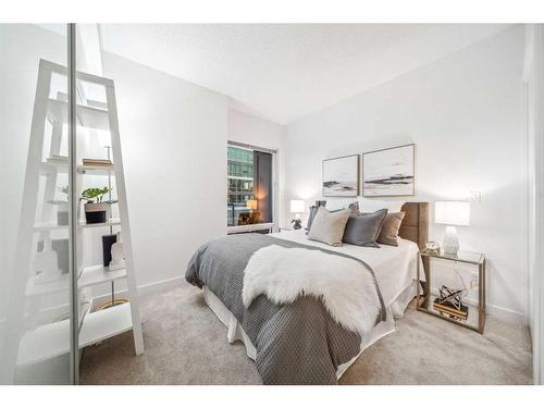 1801-215 13 Avenue Sw, Calgary, AB - Indoor Photo Showing Bedroom