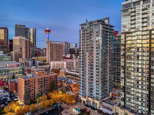 1801-215 13 Avenue Sw, Calgary, AB - Outdoor With Facade