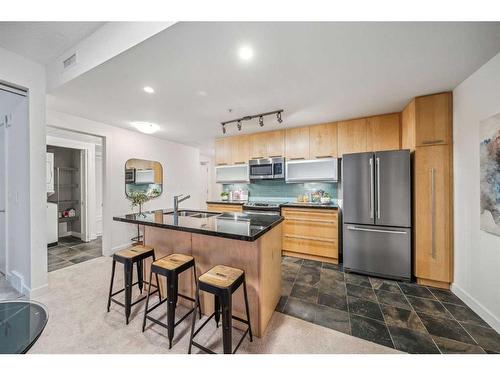 1801-215 13 Avenue Sw, Calgary, AB - Indoor Photo Showing Kitchen With Double Sink