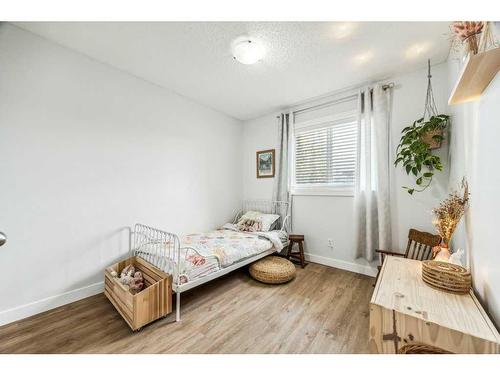 82 New Brighton Green Se, Calgary, AB - Indoor Photo Showing Bedroom