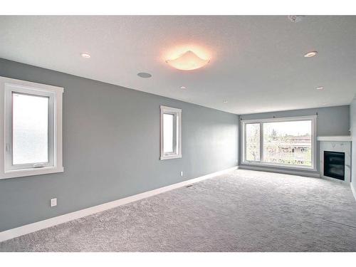 317 15 Avenue Ne, Calgary, AB - Indoor With Fireplace