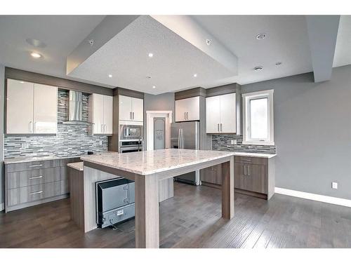 317 15 Avenue Ne, Calgary, AB - Indoor Photo Showing Kitchen With Upgraded Kitchen