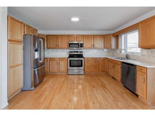 120 Norquay Heights Nw, Calgary, AB - Indoor Photo Showing Kitchen With Double Sink