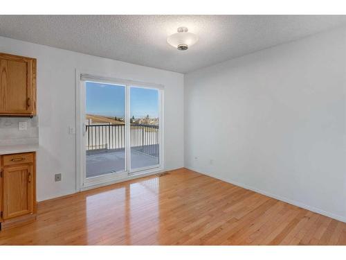 120 Norquay Heights Nw, Calgary, AB - Indoor Photo Showing Other Room