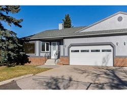 120 Norquay Heights NW Calgary, AB T2K 6H4