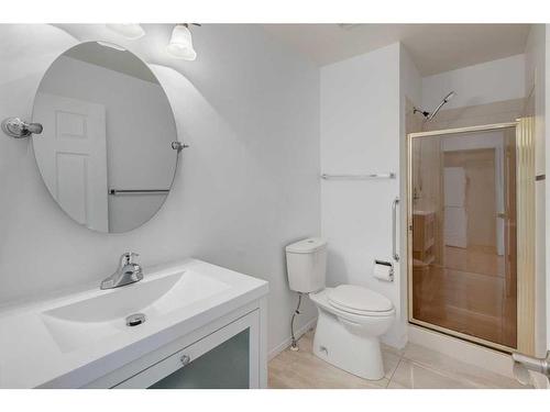 120 Norquay Heights Nw, Calgary, AB - Indoor Photo Showing Bathroom