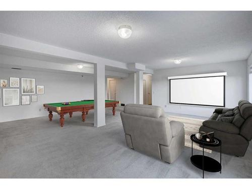 120 Norquay Heights Nw, Calgary, AB - Indoor Photo Showing Other Room