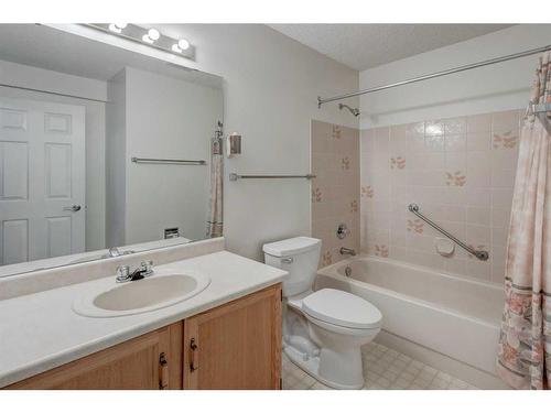 120 Norquay Heights Nw, Calgary, AB - Indoor Photo Showing Bathroom