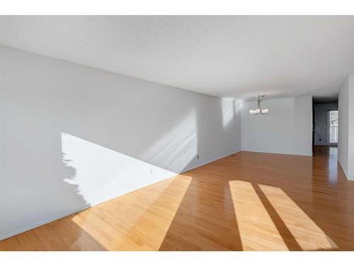 120 Norquay Heights Nw, Calgary, AB - Indoor Photo Showing Other Room