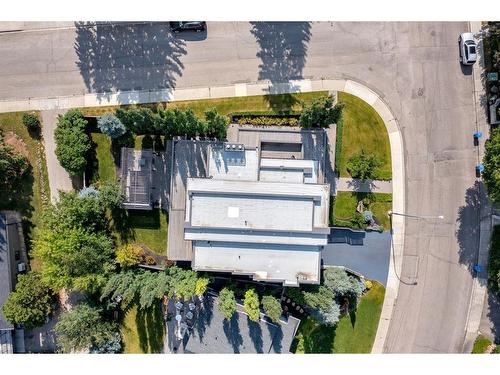 4248 Britannia Drive Sw, Calgary, AB - Outdoor