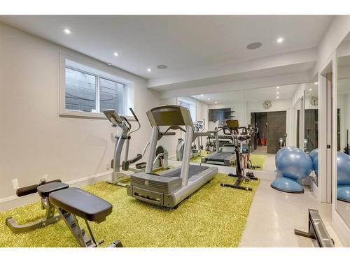 4248 Britannia Drive Sw, Calgary, AB - Indoor Photo Showing Gym Room