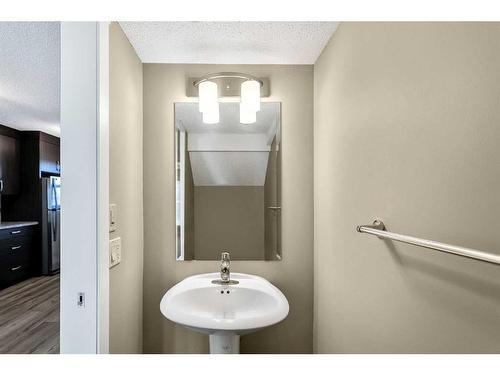 74 Auburn Bay Link Se, Calgary, AB - Indoor Photo Showing Bathroom