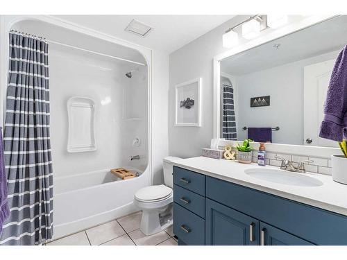 607-114 15 Avenue Sw, Calgary, AB - Indoor Photo Showing Bathroom