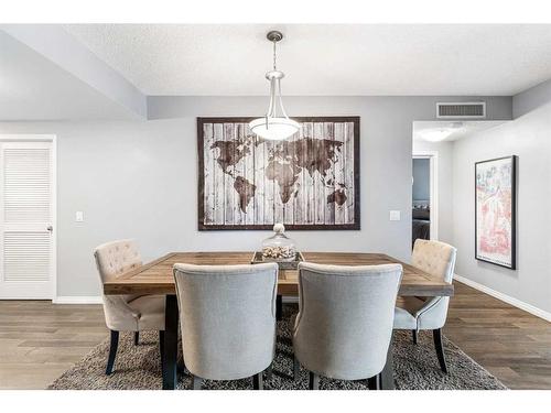 607-114 15 Avenue Sw, Calgary, AB - Indoor Photo Showing Dining Room