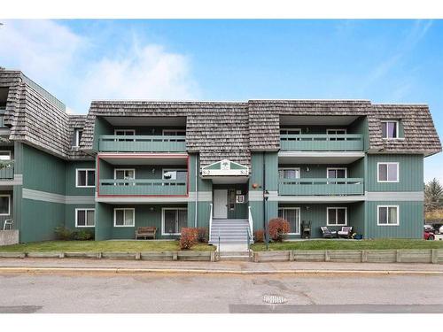 8205-315 Southampton Drive Sw, Calgary, AB - Outdoor With Balcony With Facade