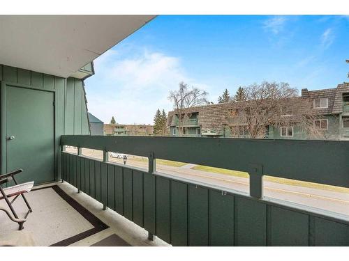 8205-315 Southampton Drive Sw, Calgary, AB - Outdoor With Balcony With Exterior