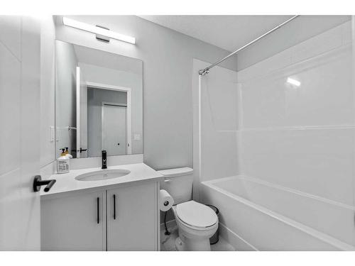 211 South Point Park Sw, Airdrie, AB - Indoor Photo Showing Bathroom