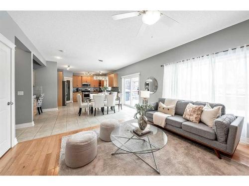 115 Railway Crescent Se, Langdon, AB - Indoor Photo Showing Living Room