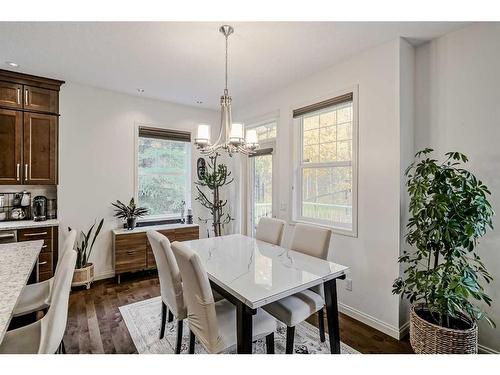 18 Discovery Heights Sw, Calgary, AB - Indoor Photo Showing Dining Room