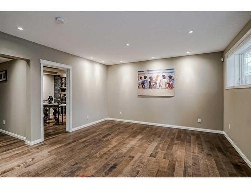 18 Discovery Heights Sw, Calgary, AB - Indoor Photo Showing Other Room