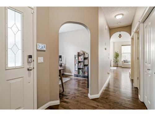 18 Discovery Heights Sw, Calgary, AB - Indoor Photo Showing Other Room