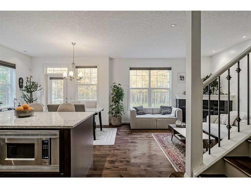 18 Discovery Heights Sw, Calgary, AB - Indoor Photo Showing Living Room