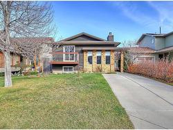 83 Berwick Crescent NW Calgary, AB T3K 1P7