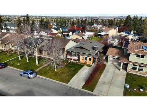 83 Berwick Crescent Nw, Calgary, AB - Outdoor