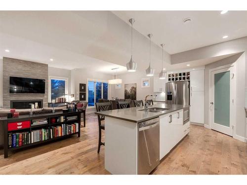 4-2432 30 Street Sw, Calgary, AB - Indoor Photo Showing Kitchen