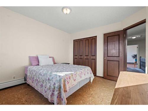 1723 22 Avenue Nw, Calgary, AB - Indoor Photo Showing Bedroom