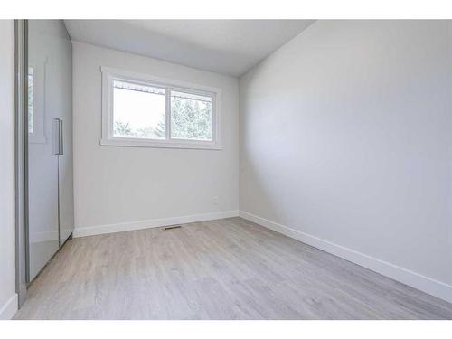 11220 Braxton Road Sw, Calgary, AB - Indoor Photo Showing Other Room