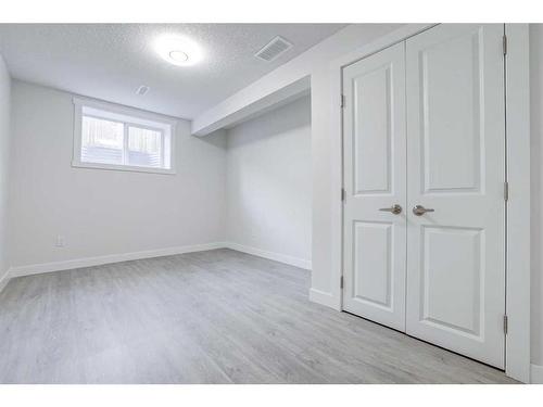 11220 Braxton Road Sw, Calgary, AB - Indoor Photo Showing Other Room