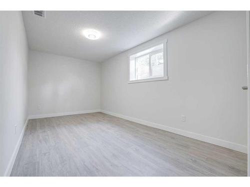 11220 Braxton Road Sw, Calgary, AB - Indoor Photo Showing Other Room