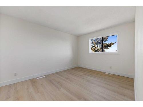 114-6440 4 Street Nw, Calgary, AB - Indoor Photo Showing Other Room