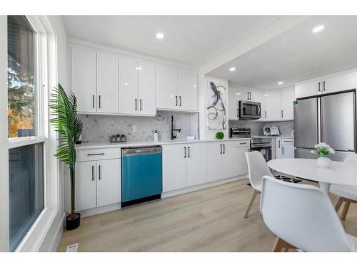 114-6440 4 Street Nw, Calgary, AB - Indoor Photo Showing Kitchen