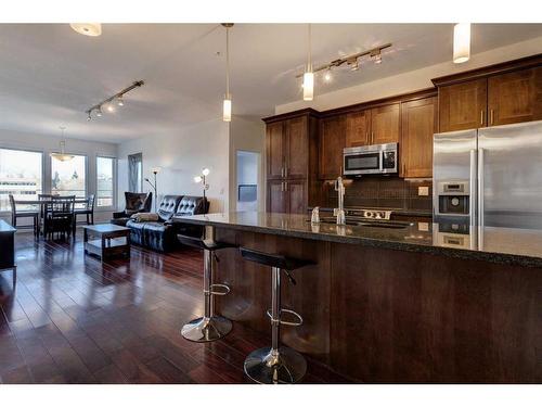 314-1321 Kensington Close Nw, Calgary, AB - Indoor Photo Showing Kitchen With Stainless Steel Kitchen With Upgraded Kitchen