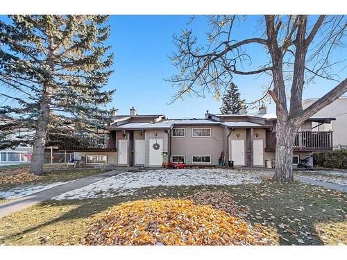 7511 41 Avenue Nw, Calgary, AB - Outdoor