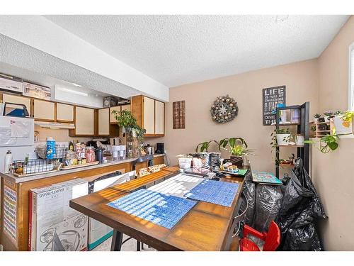 7511 41 Avenue Nw, Calgary, AB - Indoor