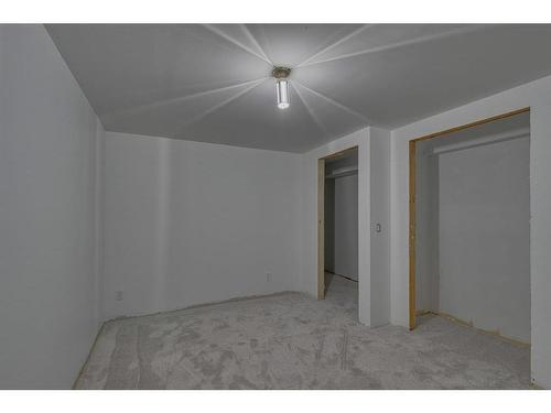 2712 Doverbrook Road Se, Calgary, AB - Indoor Photo Showing Other Room