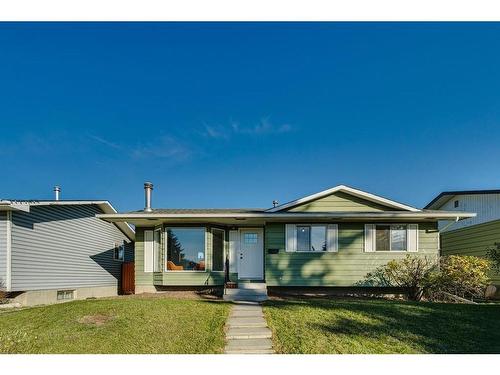 2712 Doverbrook Road Se, Calgary, AB - Outdoor