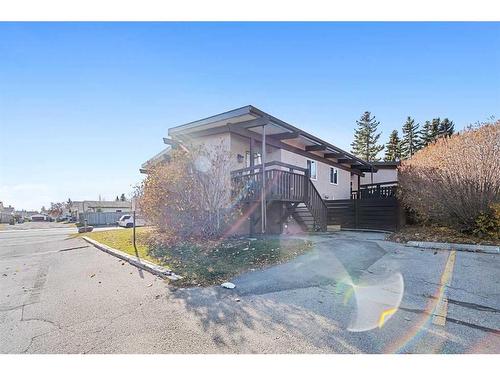 4970 Rundlewood Drive Ne, Calgary, AB - Outdoor