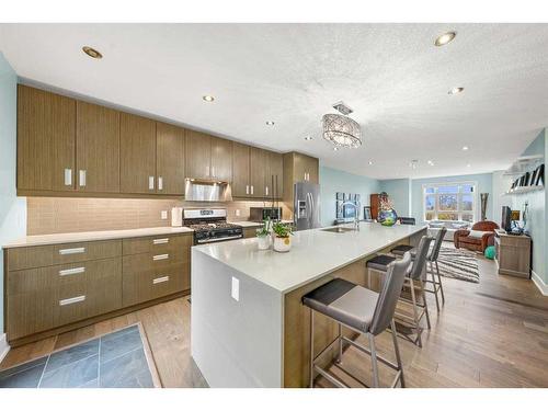 1513 23 Avenue Sw, Calgary, AB - Indoor Photo Showing Kitchen With Upgraded Kitchen