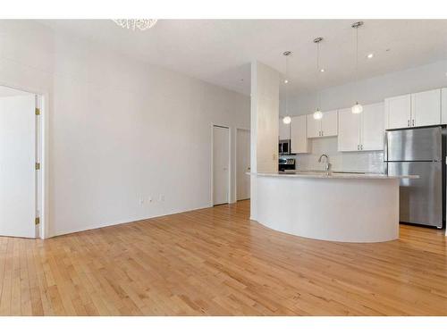 405-1410 2 Street Sw, Calgary, AB - Indoor Photo Showing Kitchen