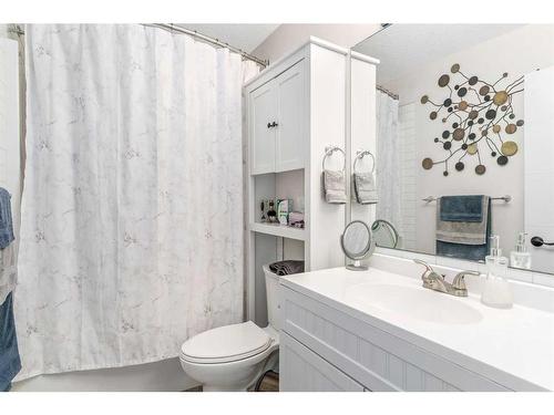 114-11 Mahogany Circle Se, Calgary, AB - Indoor Photo Showing Bathroom