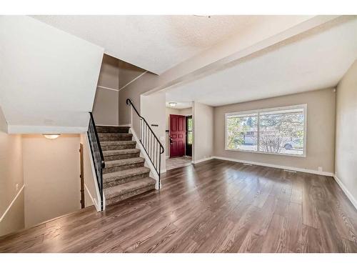 14 Midridge Gardens Se, Calgary, AB - Indoor